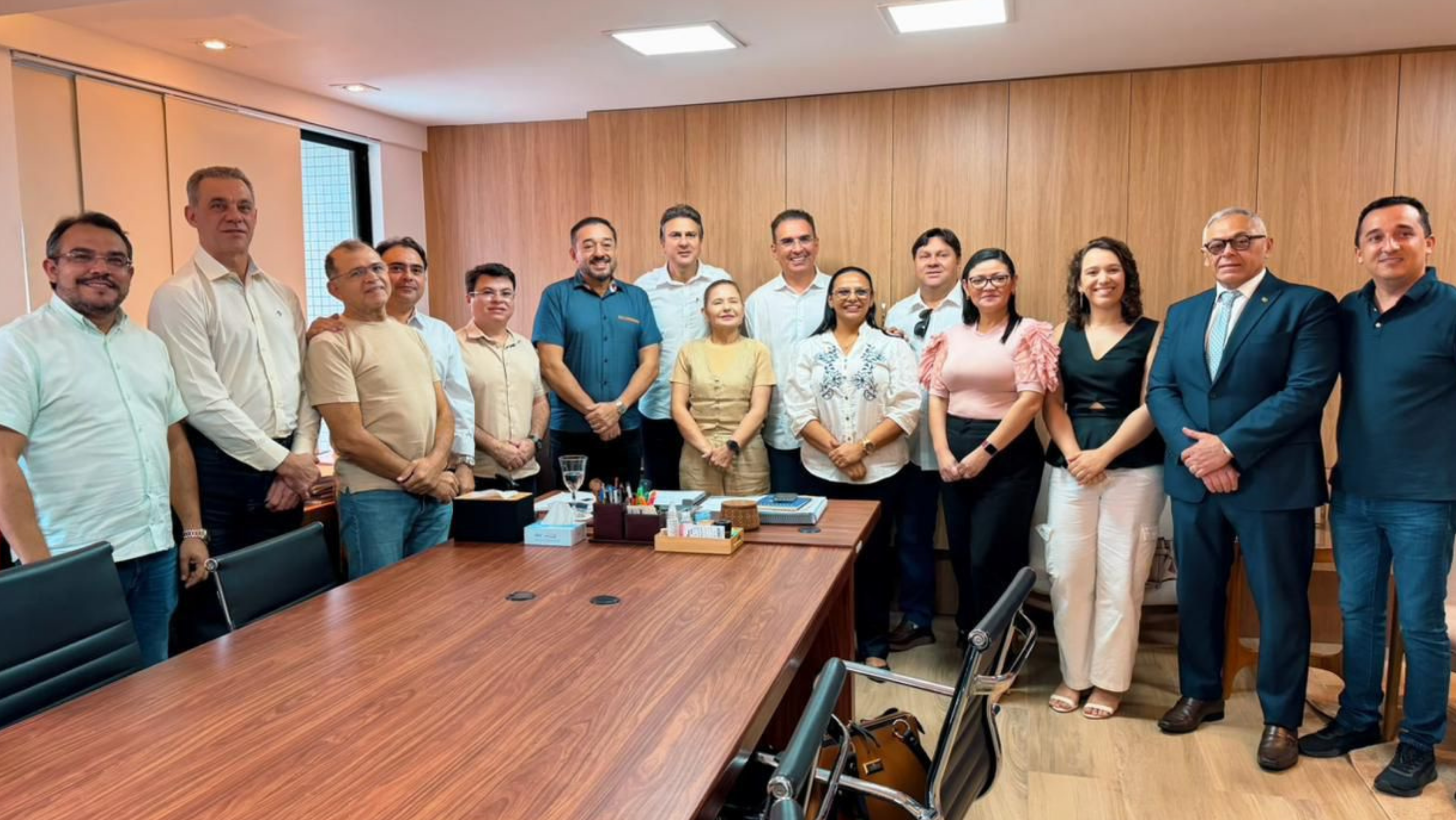 Agace e Aprece apresentam FECCEARA ao senador Camilo, que anuncia conquista para municipios via consórcios